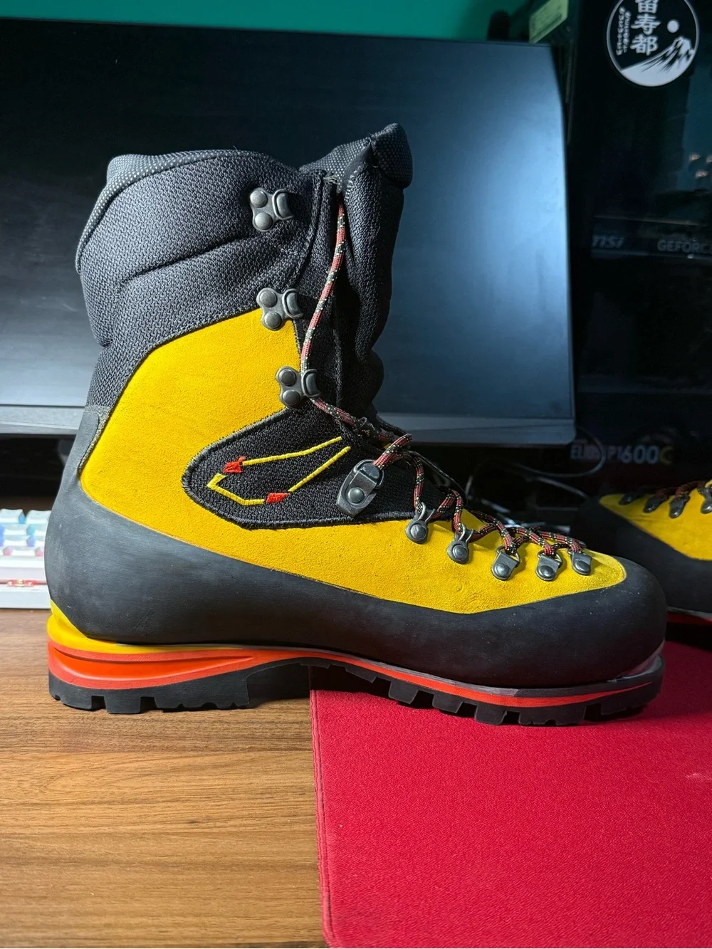La Sportiva Men’s 11 Nepal Cube GTX Boots